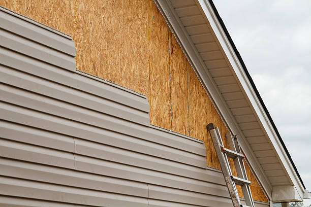 Professional Emergency Siding Repair technician working in Salisbury, PA